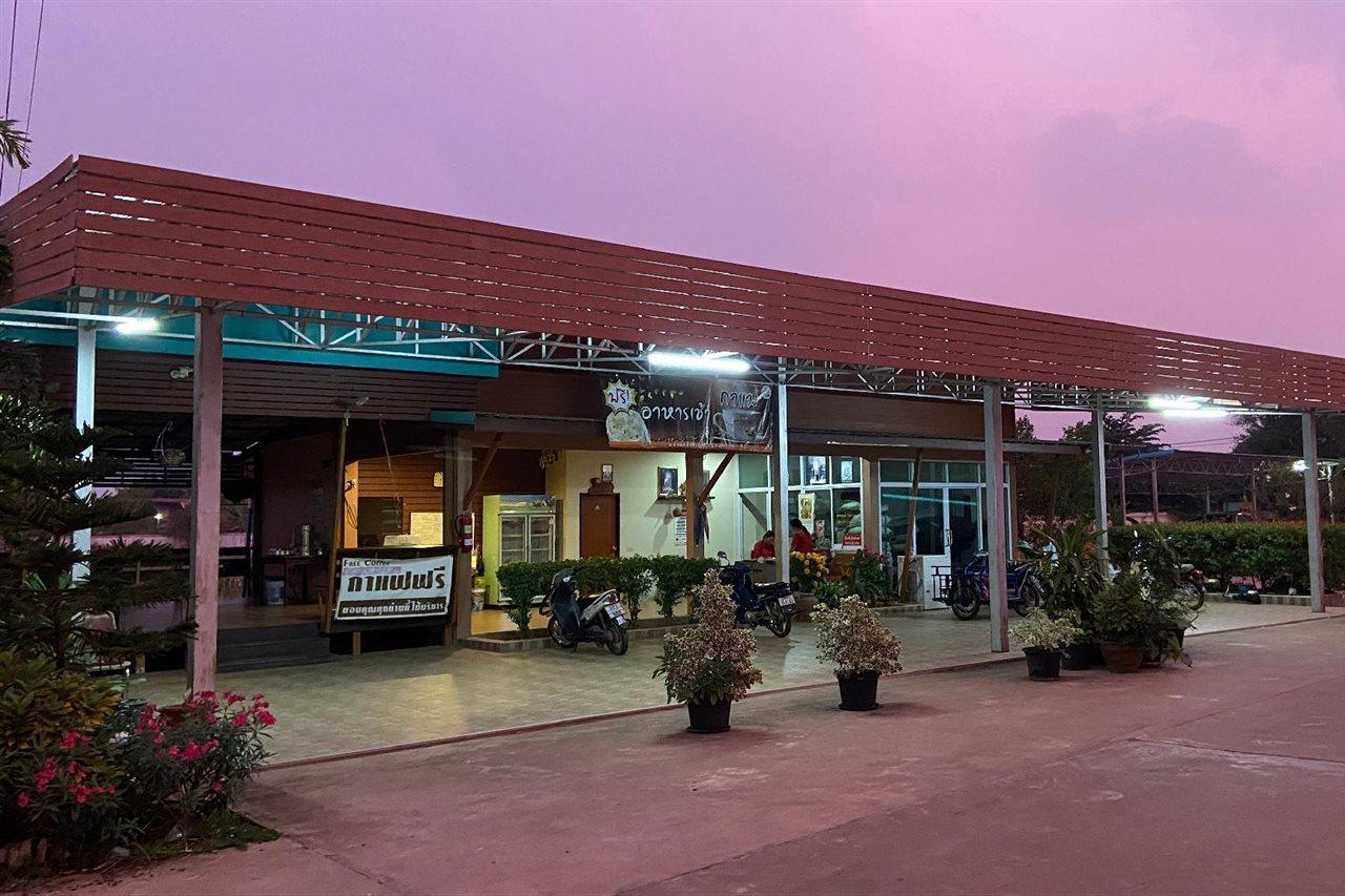 Prakaithong Hotel Amphoe Sawang Daen Din Exterior photo