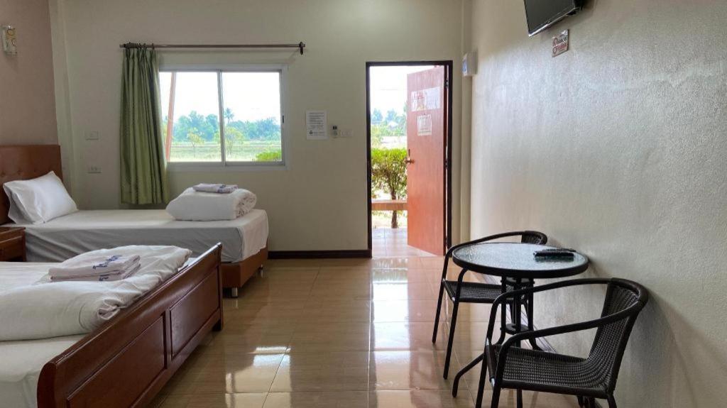 Prakaithong Hotel Amphoe Sawang Daen Din Exterior photo
