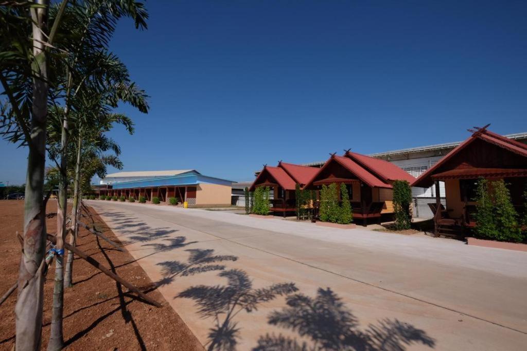 Prakaithong Hotel Amphoe Sawang Daen Din Exterior photo