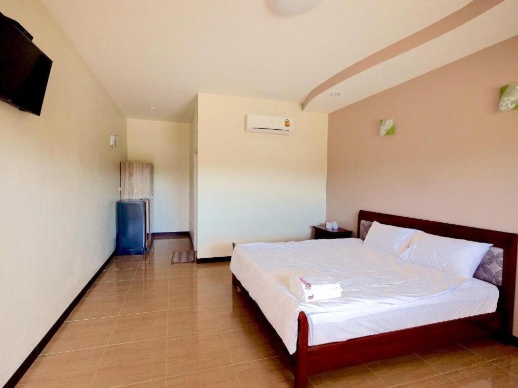 Prakaithong Hotel Amphoe Sawang Daen Din Exterior photo