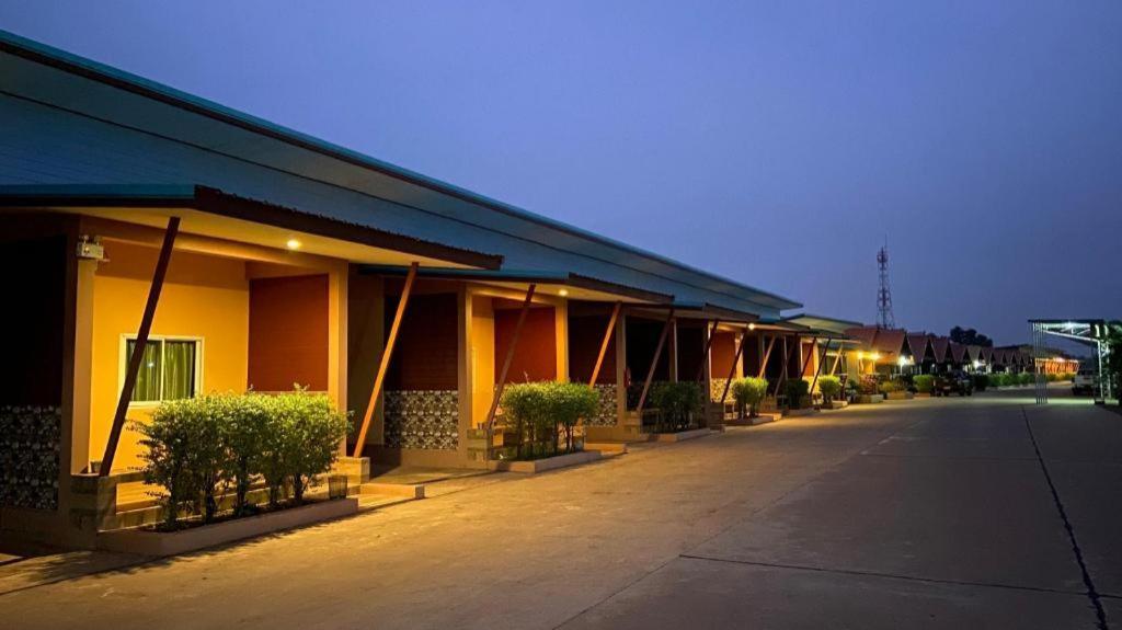Prakaithong Hotel Amphoe Sawang Daen Din Exterior photo