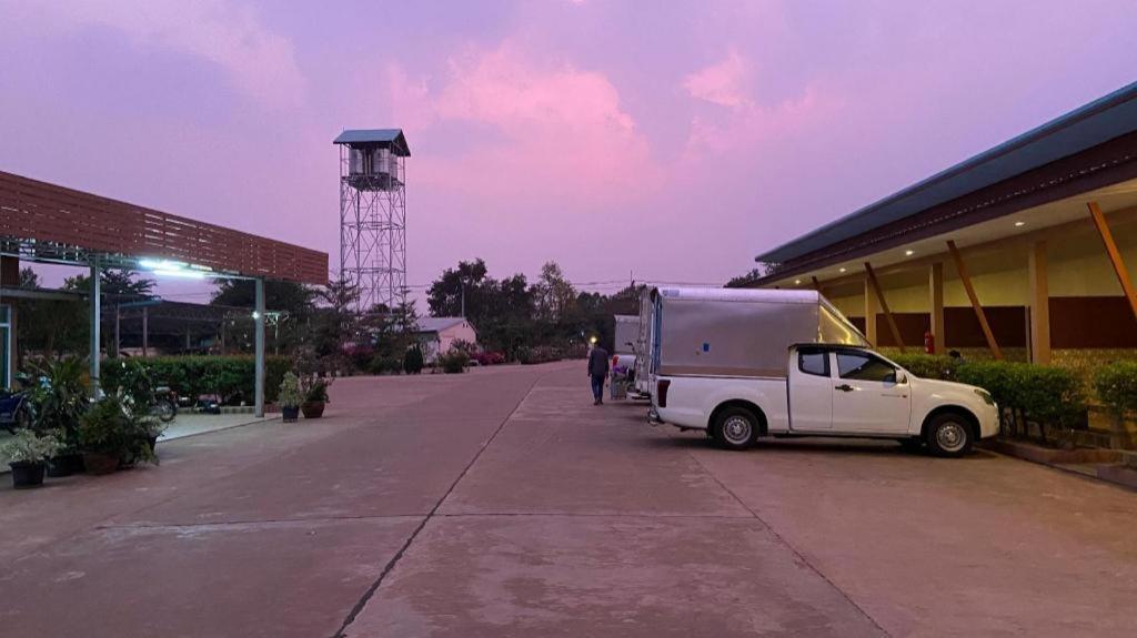 Prakaithong Hotel Amphoe Sawang Daen Din Exterior photo