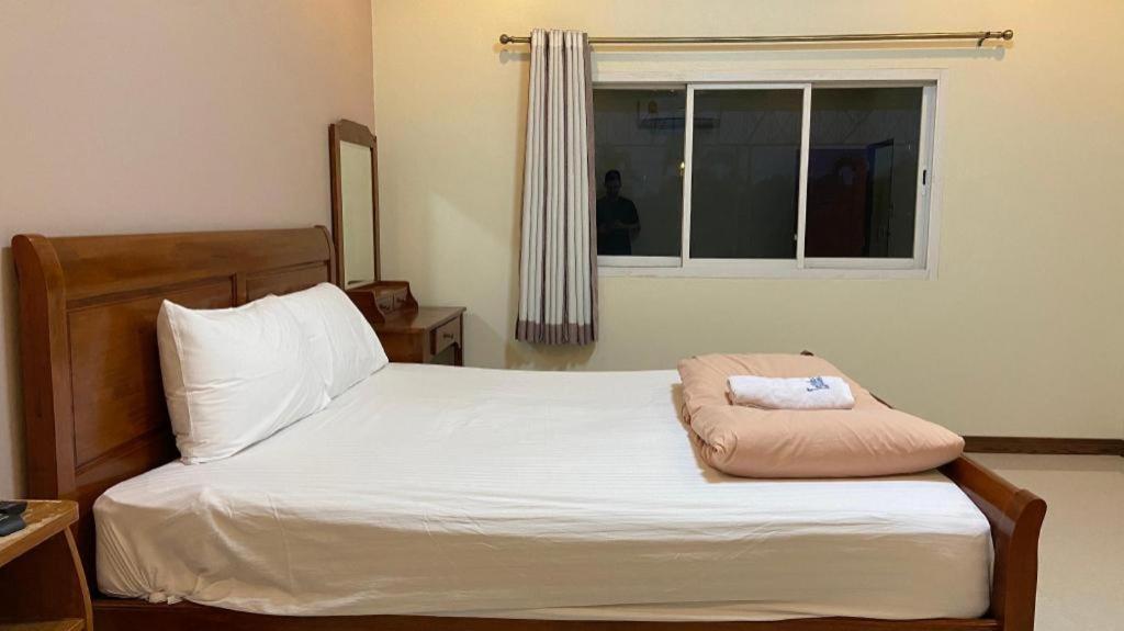 Prakaithong Hotel Amphoe Sawang Daen Din Exterior photo