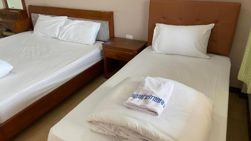 Prakaithong Hotel Amphoe Sawang Daen Din Exterior photo